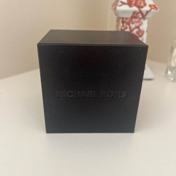 Micheal Kors two-tone gold watch. Received as a gift and never worn. - Picture 5 of 6
